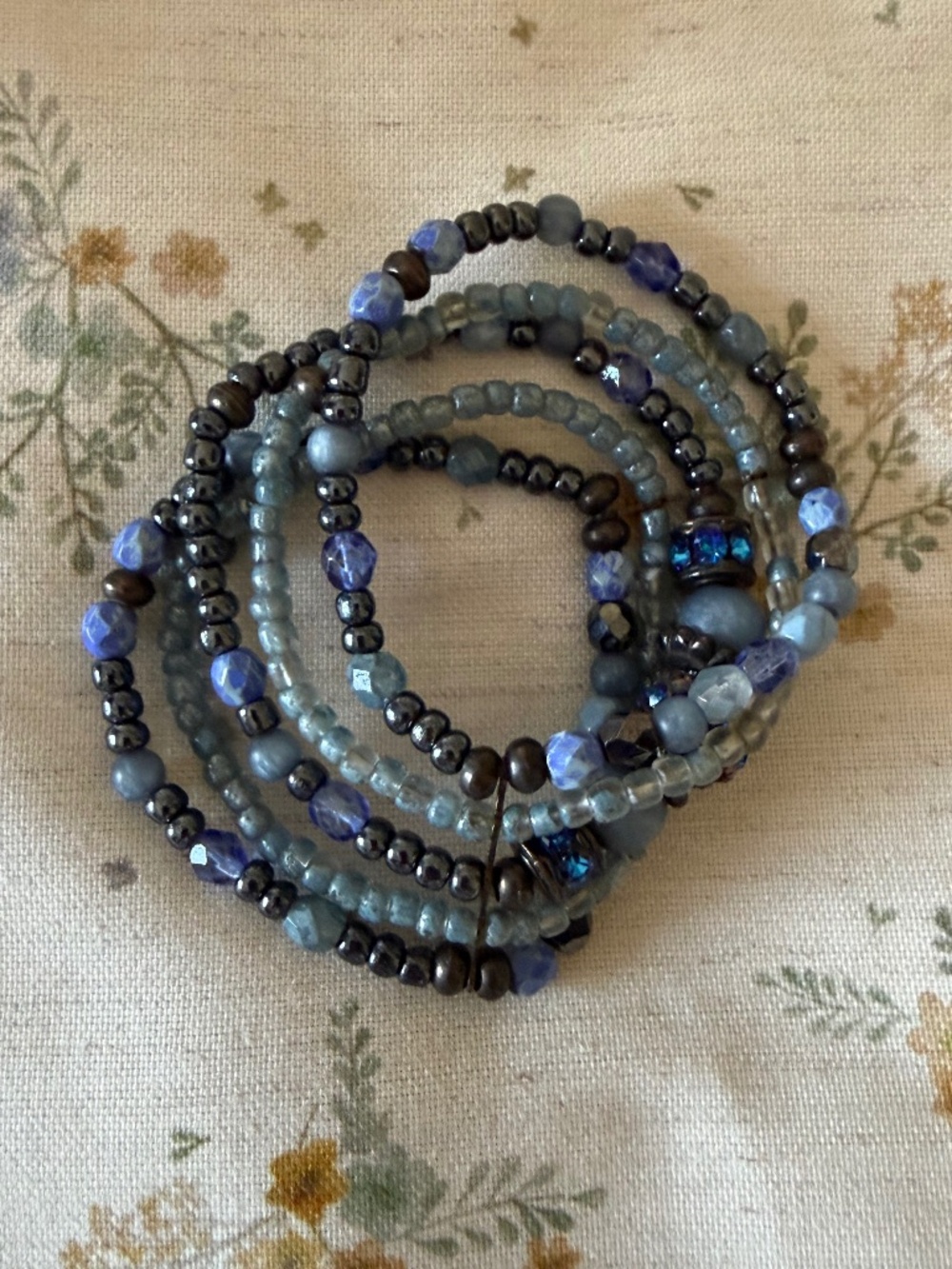 EUC Handmade Bohemian Multi-Row Memory Wire Wrap Bracelet in Blue Grey Metallic